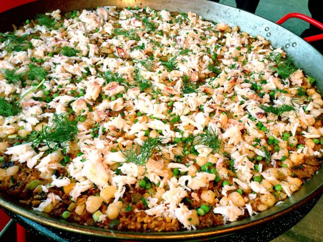 Crab paella with fennel