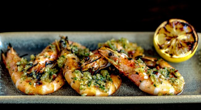 Grilled prawns with fresh sauce