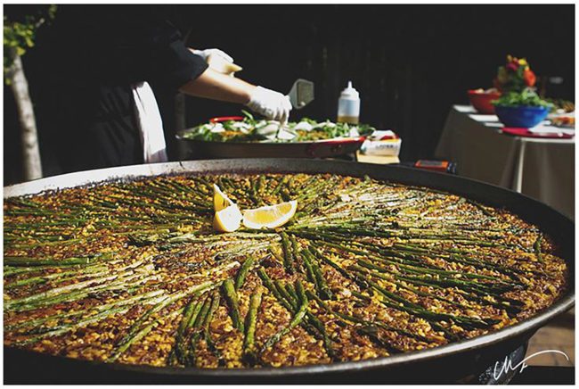 Catering paella for large groups