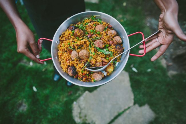 Paella with meatballs